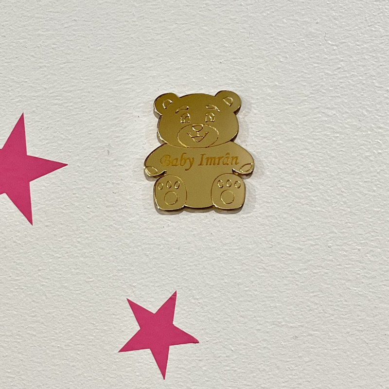 Étiquette plexi personnalisé Modèle Ourson / Quantité mini 15 Étiquette plexi personnalisé Modèle Ourson / Quantité mini 15